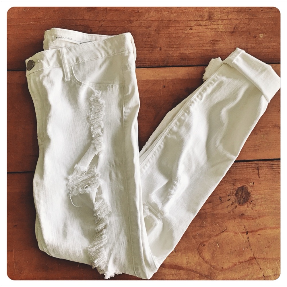 COPY - Size 29 Black Orchid distressed jeans